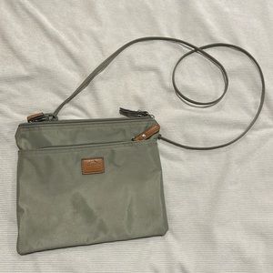 Roots purse